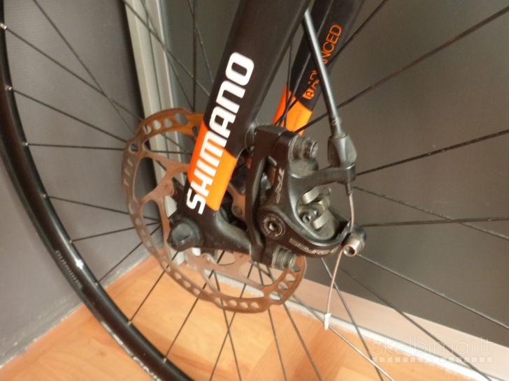 FELT Z6 Disc Carbon Road Bike. 56cm. Disc Brakes. 20speed. 8,2kg. RRP 1800€.