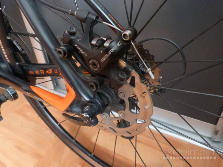 FELT Z6 Disc Carbon Road Bike. 56cm. Disc Brakes. 20speed. 8,2kg. RRP 1800€.