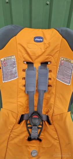 Parduodama auto kėdutė (9-18 kg).