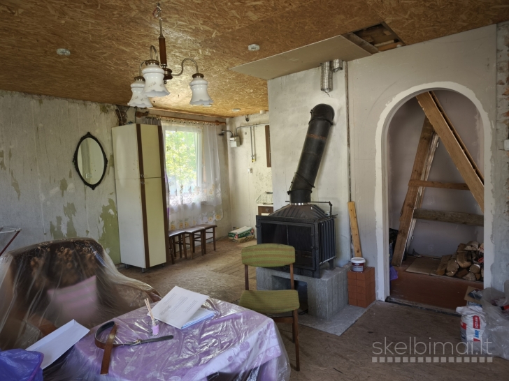 Parduodama namo dalis šalia “Žemdirbių Turgaus” K.Būgos g. 9A, Panevėžyje. 