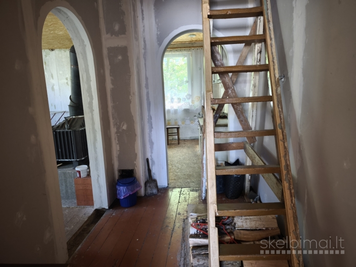 Parduodama namo dalis šalia “Žemdirbių Turgaus” K.Būgos g. 9A, Panevėžyje. 
