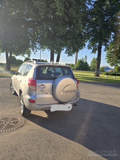 Parduodama Toyota RAV4. 2008m,-11 mėn