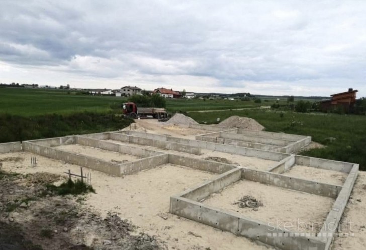 Pamatų įrengimo ir statybos darbai