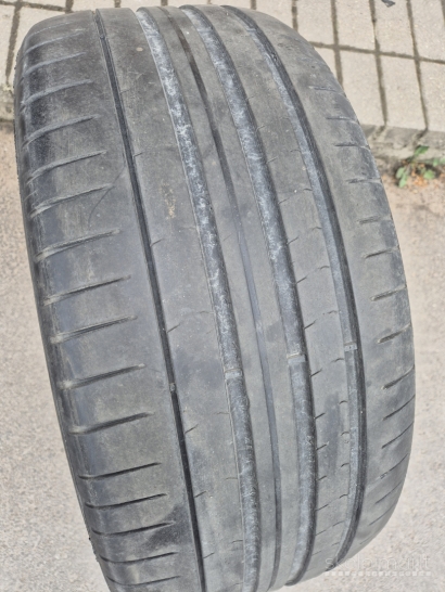 Padanga pirelli r20 255/35