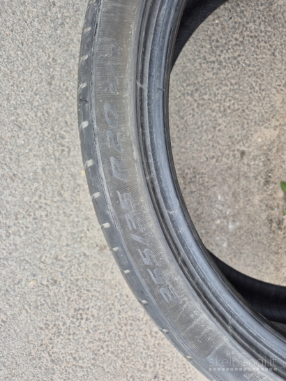 Padanga pirelli r20 255/35