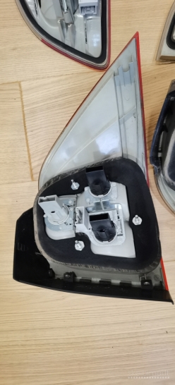 Originalūs Bmw E61 galinių žibintų komplektas - ne Led, Panevėžys