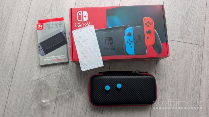 Nintendo Switch V2 32GB + 5 žaidimai