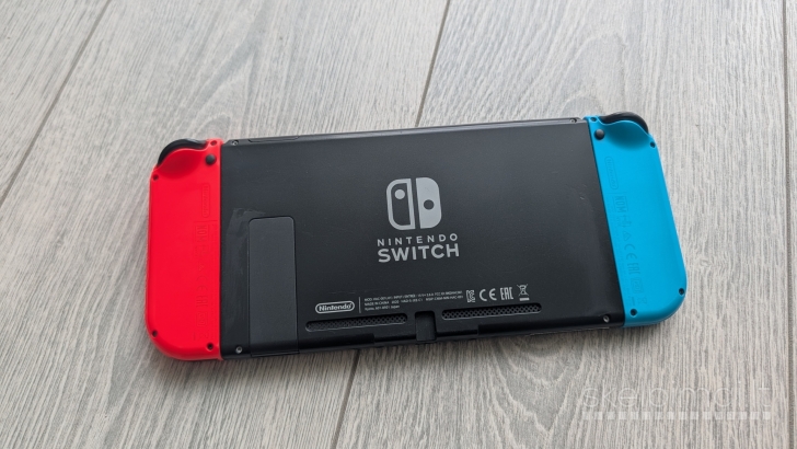 Nintendo Switch V2 32GB + 5 žaidimai
