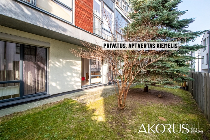 Akorus.lt – tvarkingas būstas su privačiu kiemu