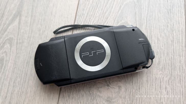 Atrištas PSP Fat 1003 64gb + 60 žaidimu