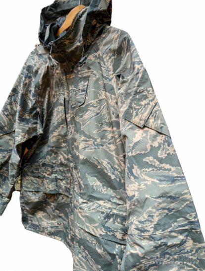 Originali JAV oro pajėgų (USAF) ABU APECS „Tiger Stripe“ Gore-Tex striukė XL
