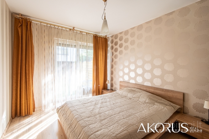 Akorus.lt – tvarkingas būstas su privačiu kiemu