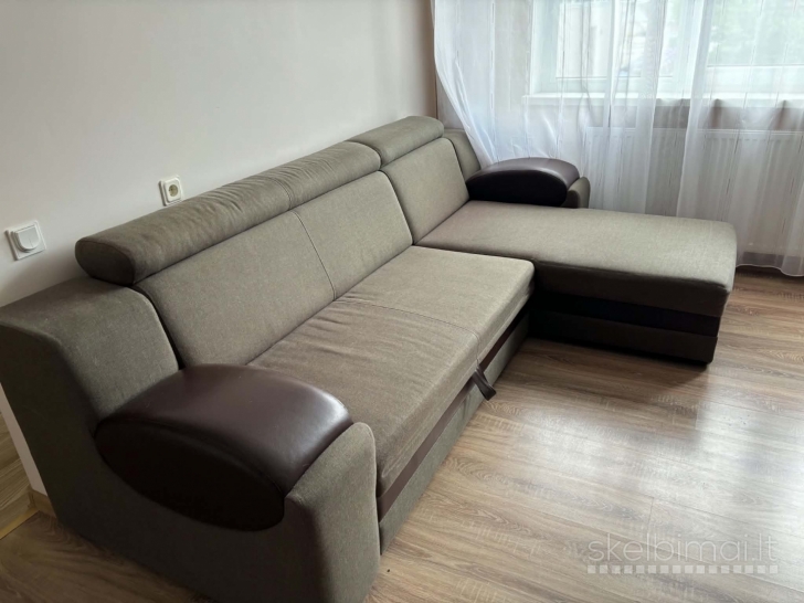 Naudotas minkštas kampas su miegama funkcija (Kaunas)