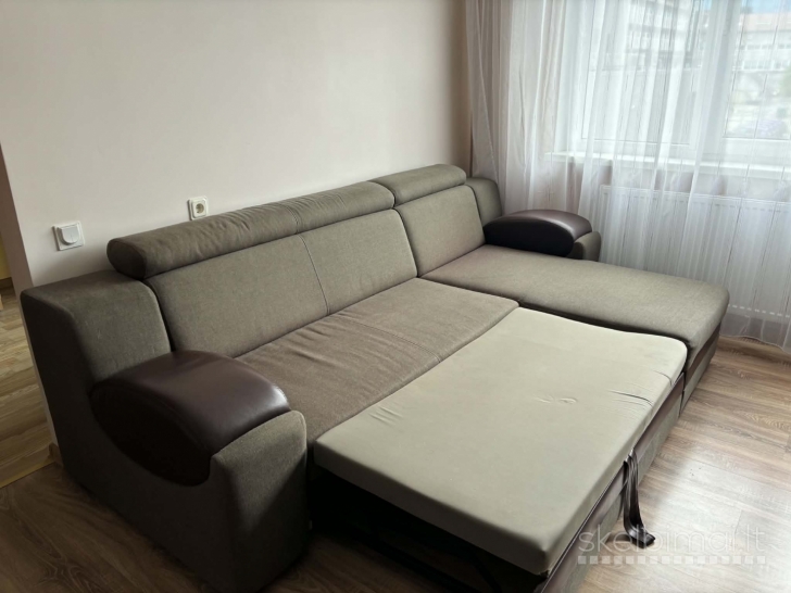 Naudotas minkštas kampas su miegama funkcija (Kaunas)