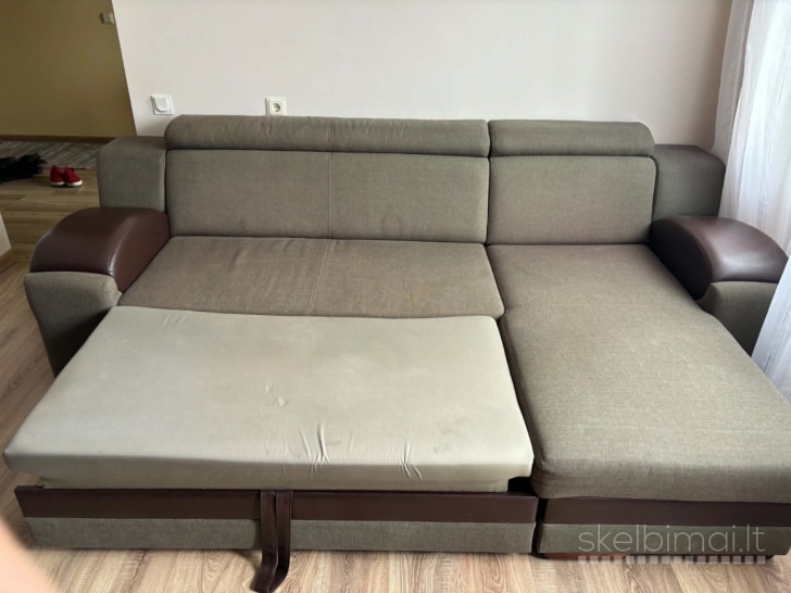 Naudotas minkštas kampas su miegama funkcija (Kaunas)