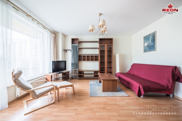 Erdvus dviejų kambarių butas