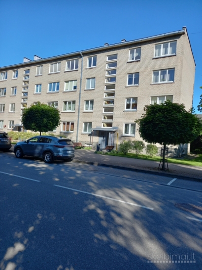 Skubiai parduodamas 2 kambarių butas Mažeikių centre