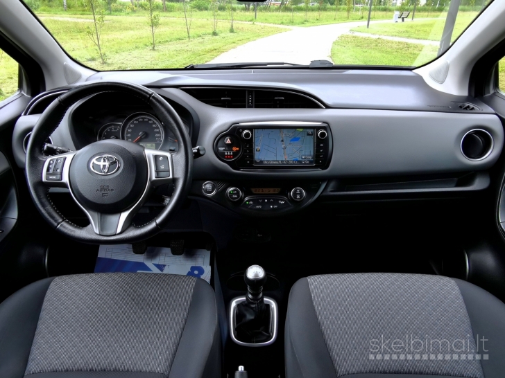 Toyota Yaris 2015