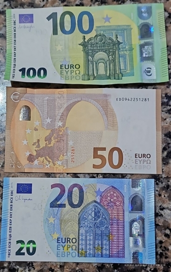 Siūlome patikimas pasko'las visiems.