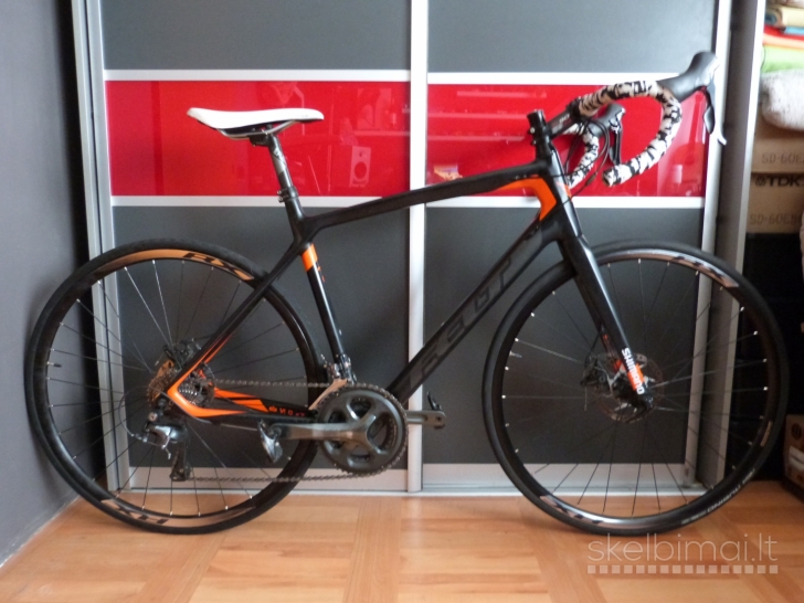 FELT Z6 Carbon Road Bike. 700C. 56cm.Medium/Large. Disc Brakes.20speed. 8,2kg.