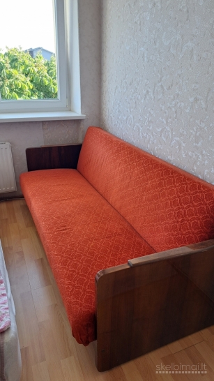 Sofa naturalaus medžio