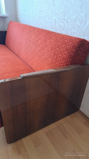 Sofa naturalaus medžio