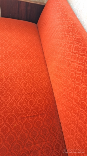 Sofa naturalaus medžio