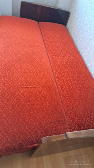 Sofa naturalaus medžio