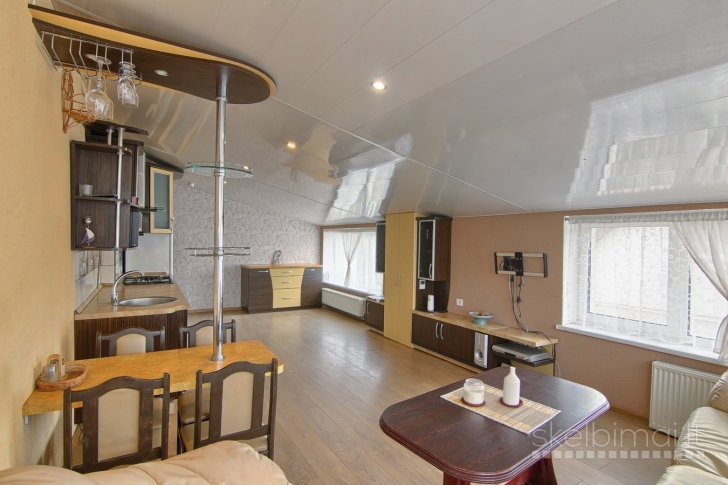Parduodama labai geroje vietoje įrengta 137,59 m² gyvenamojo namo dalis