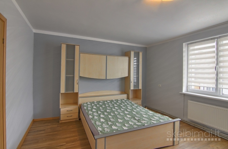 Parduodama labai geroje vietoje įrengta 137,59 m² gyvenamojo namo dalis