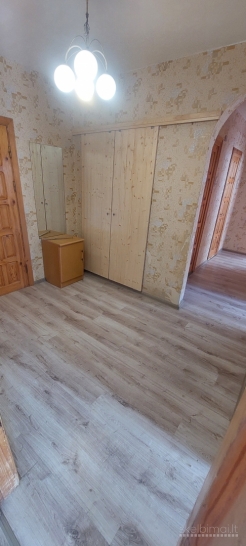 IŠNUOMOJAMAS 3 KAMBARIŲ BUTAS ŠILAINIUOSE, VĖTRUNGĖS G. 3