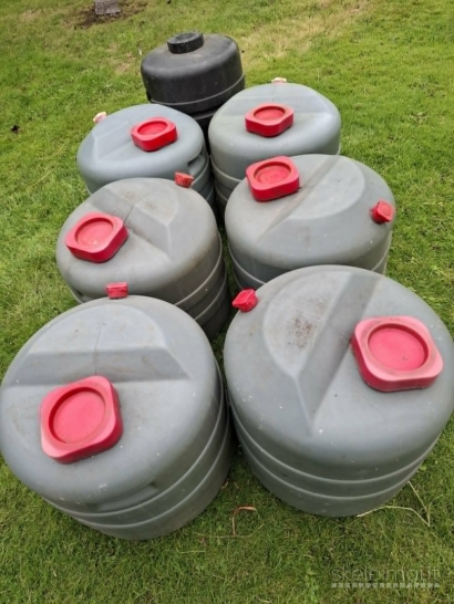 Parduodu plastikines 50 ltr. talpas (kanistrus)