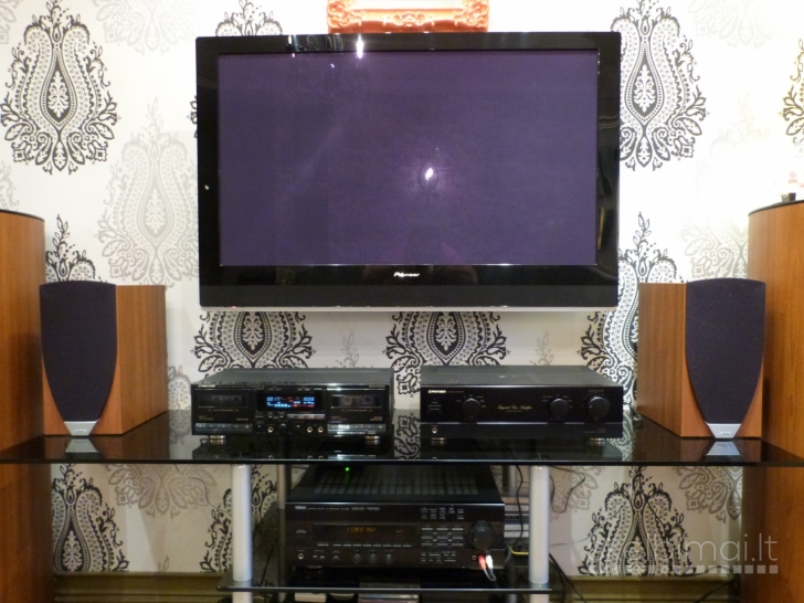 JAMO E800 Bookshelf Speakers. Made in Denmark.