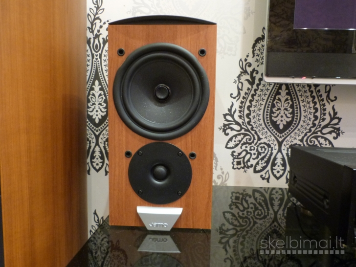 JAMO E800 Bookshelf Speakers. Made in Denmark.