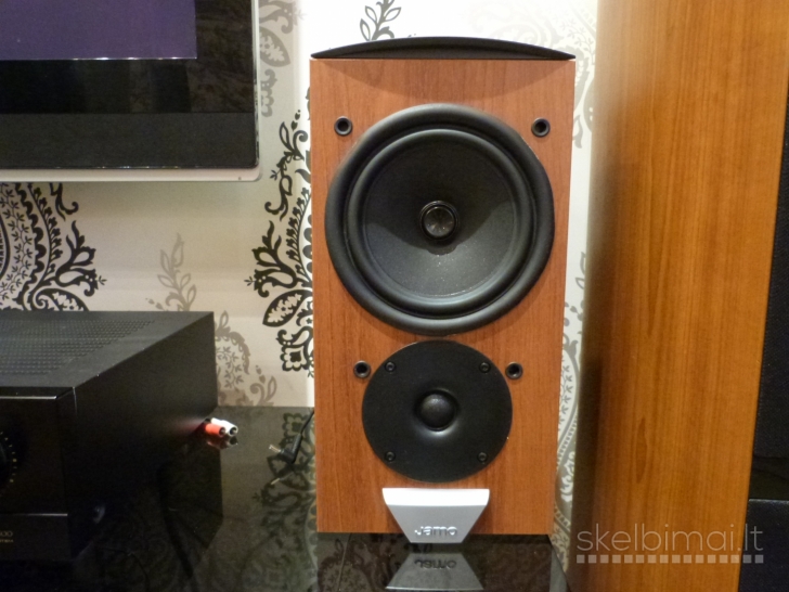 JAMO E800 Bookshelf Speakers. Made in Denmark.