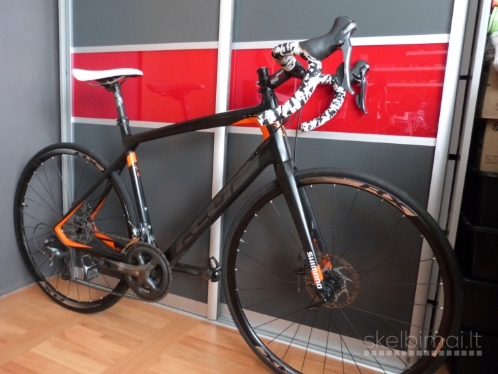 FELT Z6 Carbon Road Bike. 700C. 56cm. 20speed. 8,2kg. Disc Brakes. RRP 1800€.
