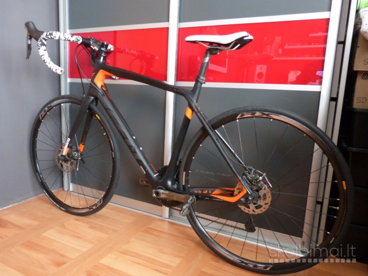 FELT Z6 Carbon Road Bike. 700C. 56cm. 20speed. 8,2kg. Disc Brakes. RRP 1800€.