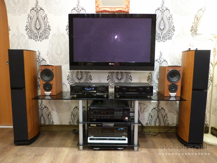 JAMO D590 Floor Standing Speakers. Made in Denmark.