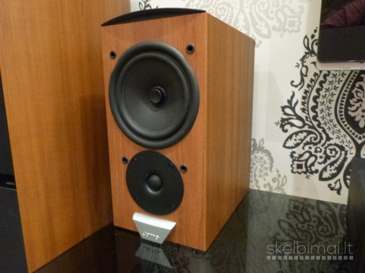 JAMO E800 Bookshelf Speakers. Made in Denmark.