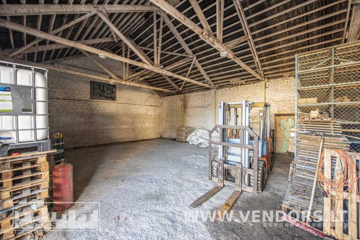 NUOMOJAMOS ĮVAIRIOS PATALPOS SU TERITORIJA ŠAKIŲ MIESTE, SODŲ G. 5.