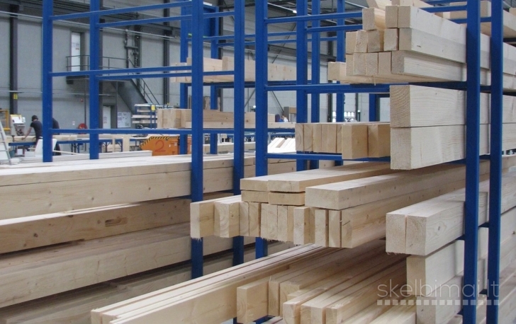Prie modulinių medinių namų gamybos fabrike Udene,nuo 17-08