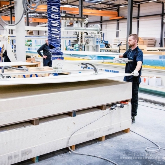 Prie modulinių medinių namų gamybos fabrike Udene,nuo 17-08