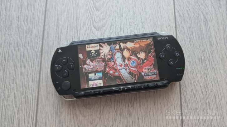 Atrištas PSP Fat 1004 64gb + 61 žaidimas