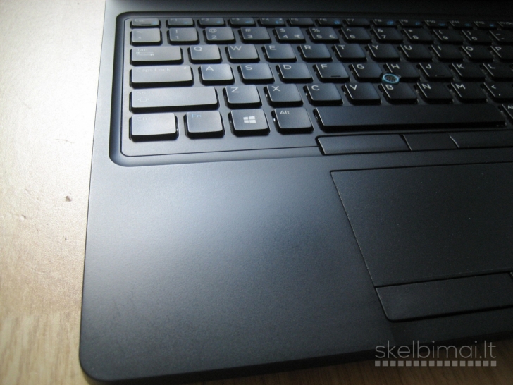 Greitas DELL 5590 FHD IPS 15.6/ 256GB/ 8GB/ 3 val.