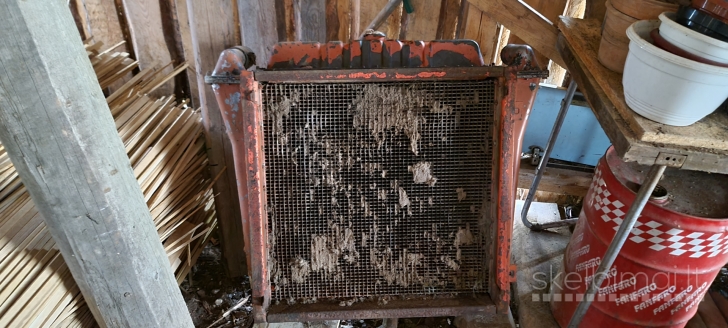 Parduodu techniką bei sovietinės technikos atsarines dalis