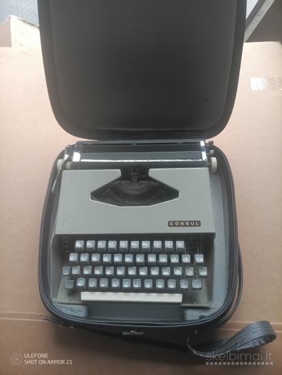 CONSUL Model 1532, čekoslovakiška mechaninė nešiojama rašomoji mašinėlė