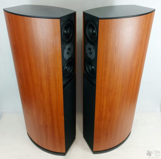 JAMO D590 Floor Standing Speakers. Made in Denmark.