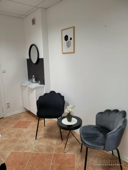 išnuomuoju 12 m2 patalpas Klaipėdos centre-atskiras įėjimas nuo gatvės