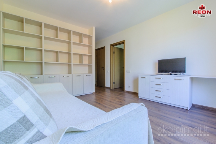 JAUKUS 2 KAMBARIŲ BUTAS SU PIGIU AUTONOMINIU ŠILDYMU IR 2 PARKINGO VIETOMIS U