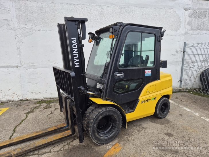 Naudotas dyzelinis autokrautuvas HYUNDAI 30D-9E